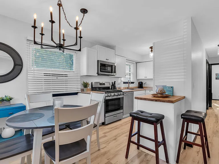 1264 Maplewood Rd #A — Photo 5