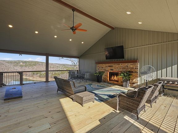 4th image of 650 Lower Ridge Cir