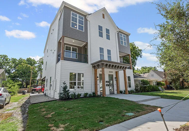 3127 Cockrell Ave — Photo 1