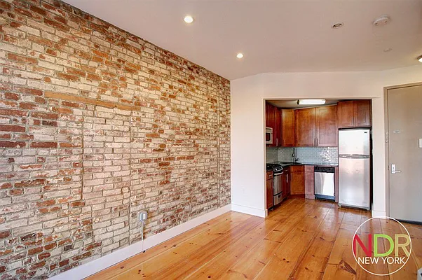 Rented by Next Door Realty NYC | media 31