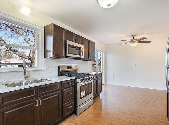 4th image of 18542 Glen Oak Ave