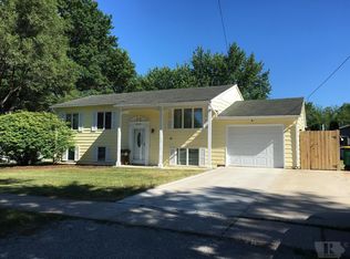 802 Liberty Dr, Fairfield, IA
