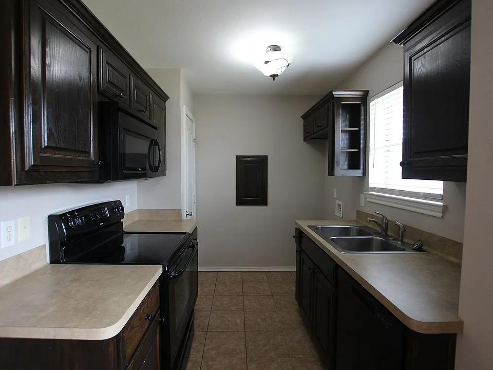 Coming Soon! Mission Ranch- 2 Bedroom Duplex for Rent in Lindale!