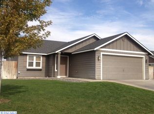 6409 Mission Ridge Dr, Pasco, WA 99301