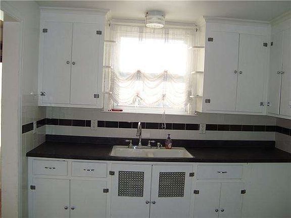 2nd image of 272 Cleveland Dr