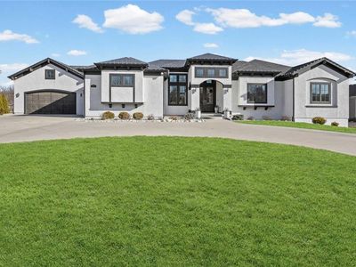 8605 NE Shoal Creek Pkwy, Kansas City, MO, 64157