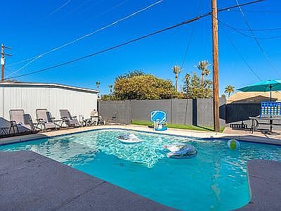 5th image of 3330 E Cypress St