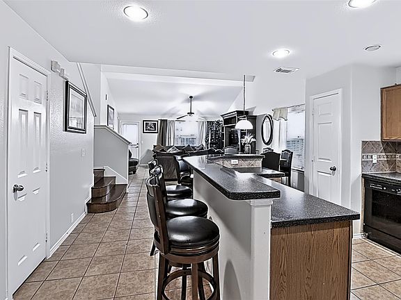 4th image of 2227 Red Valley Dr