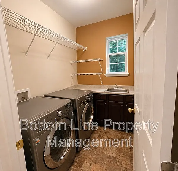8045 Talcott Dr — Photo 28