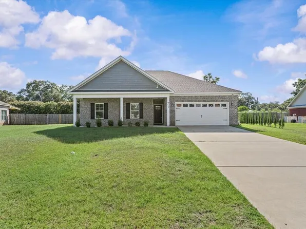 71 June Dr, Midland City, AL 36350