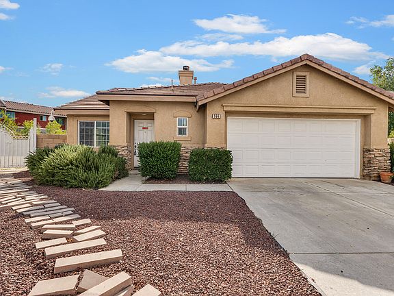 3rd image of 556 Koufax Dr