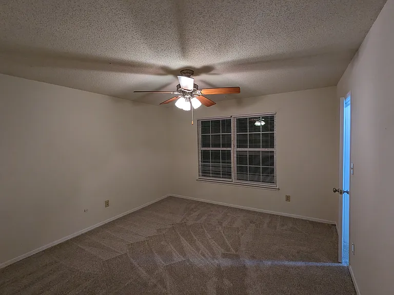 2437 N Brophy Ave #4 — Photo 10