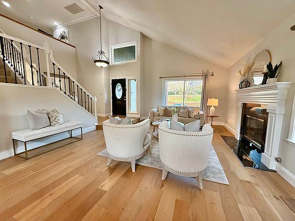 5th image of 120 Canyon Lakes Way