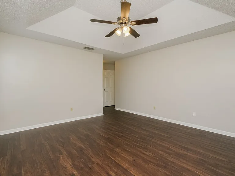 5713 Erhardt Dr — Photo 9