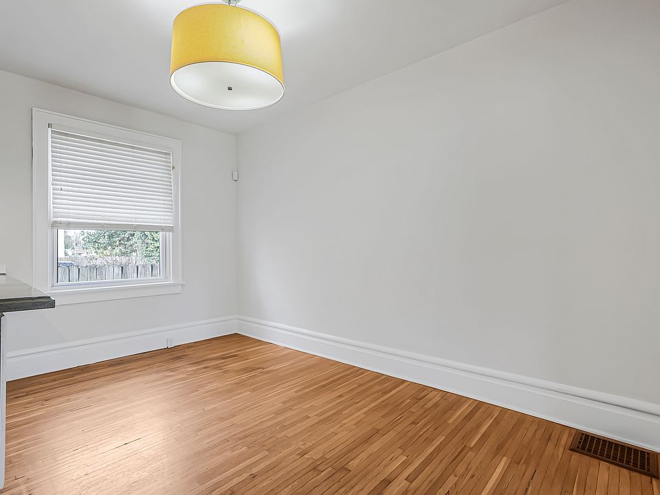 1st image of 1543 S 4th St