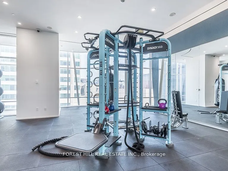 1 Bloor St E #5210 — Photo 34