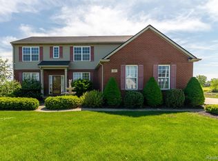 567 Brooks Ct, Oxford, MI 48371