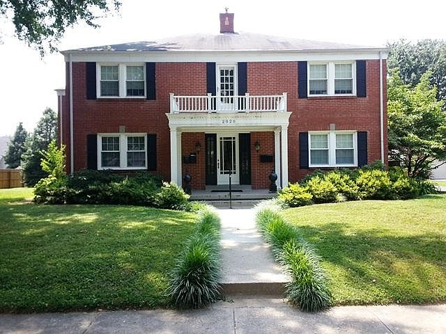1st image of 2020 Griffith Pl W #4