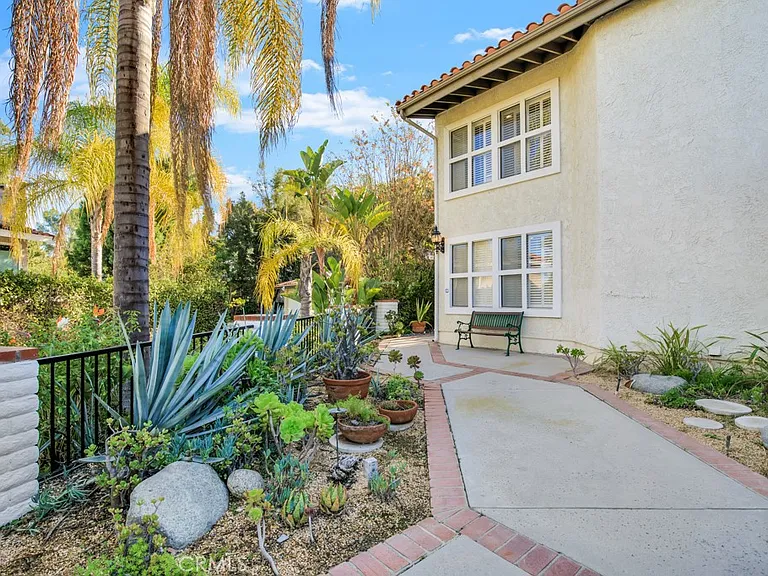 23450 Park Hermosa — Photo 17