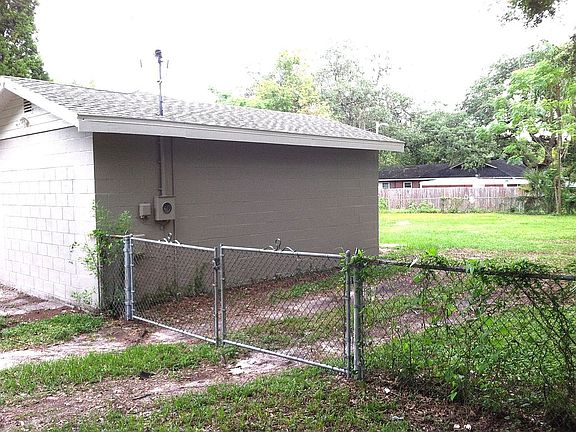4th image of 1904 E Paris St