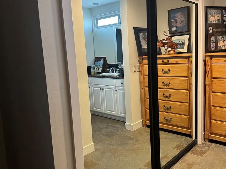 2522 University Dr — Photo 12