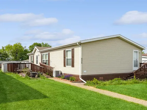 432 Waterway Dr, Iowa City, IA 52246