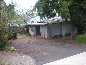 3rd image of 2635 SE Park Ave
