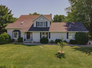 1905 Stanley Ln, Bloomington, IL 61705