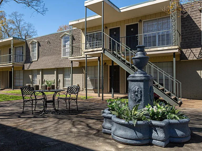 Holly Place — Photo 12