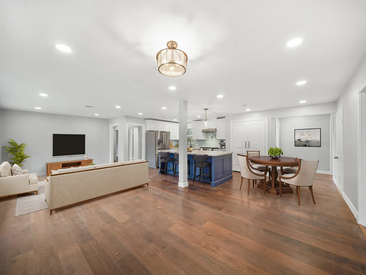 4 bed, 3.0 bath, 3000 sqft, $3,900 — Photo 2