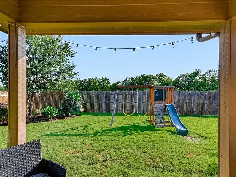 221 Purple Martin Ave — Photo 25