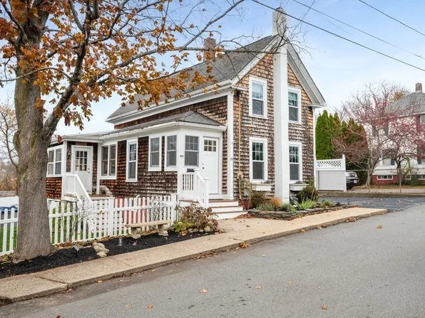 18 E Greenwood St, Amesbury, MA 01913