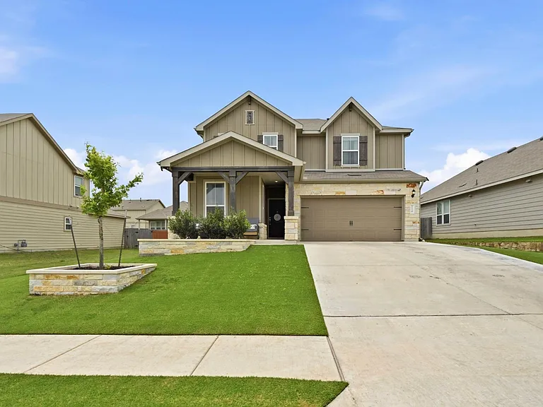 210 Purple Heart Dr — Photo 3