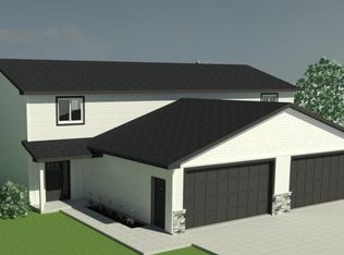 3118 Scotch Ln, Mankato, MN 56001