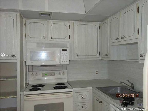 4th image of 3250 N Palm Aire Dr APT 102