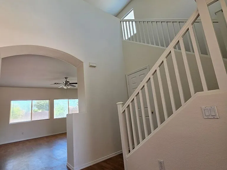 22257 N Gibson Dr — Photo 3