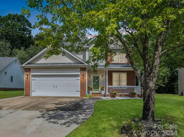 11819 Winter Pine Ln, Charlotte, NC 28269