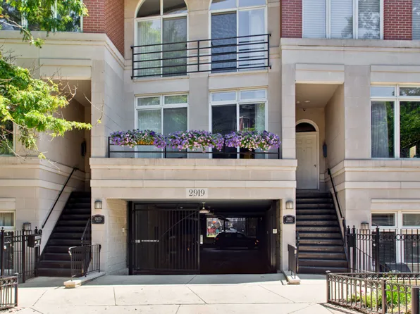 2919 N Burling St, Chicago, IL 60657