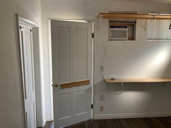 3rd image of 18 Linda Cir