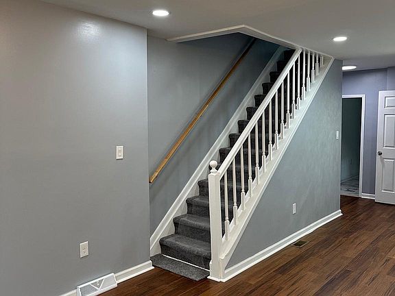 5th image of 1002 N Pine St