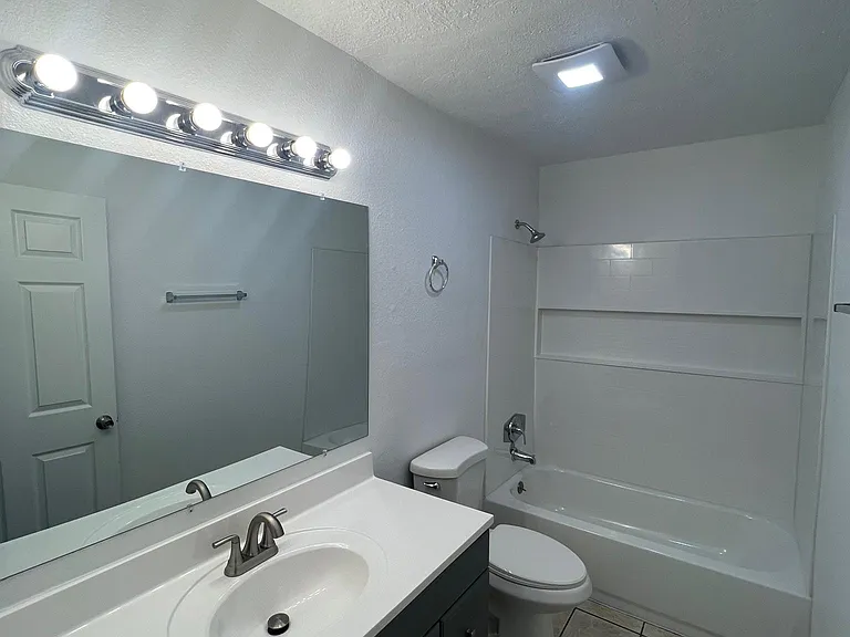 11108 Senac Pl NE #2 — Photo 8