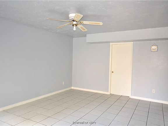 2nd image of 1404 Northpoint Ln #A
