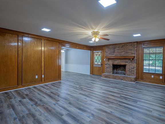 2nd image of 561 Mount Pleasant Rd
