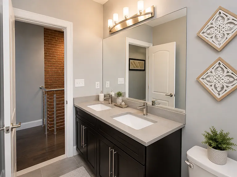 229 E St NE #1 — Photo 11