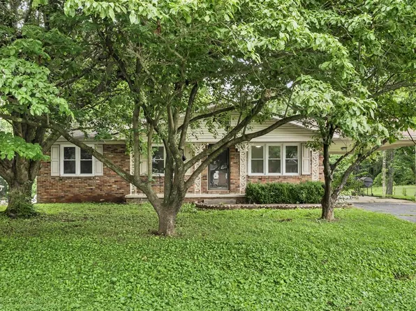 412 Colonial Ter, Hopkinsville, KY 42240
