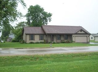 101 N Woodlawn Rd, Creston, IL 60113