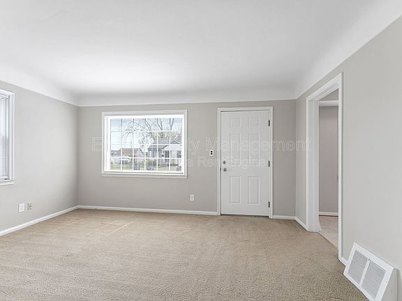 5th image of 1778 Warwick Ave