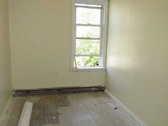 4th image of 420 Medford St #3