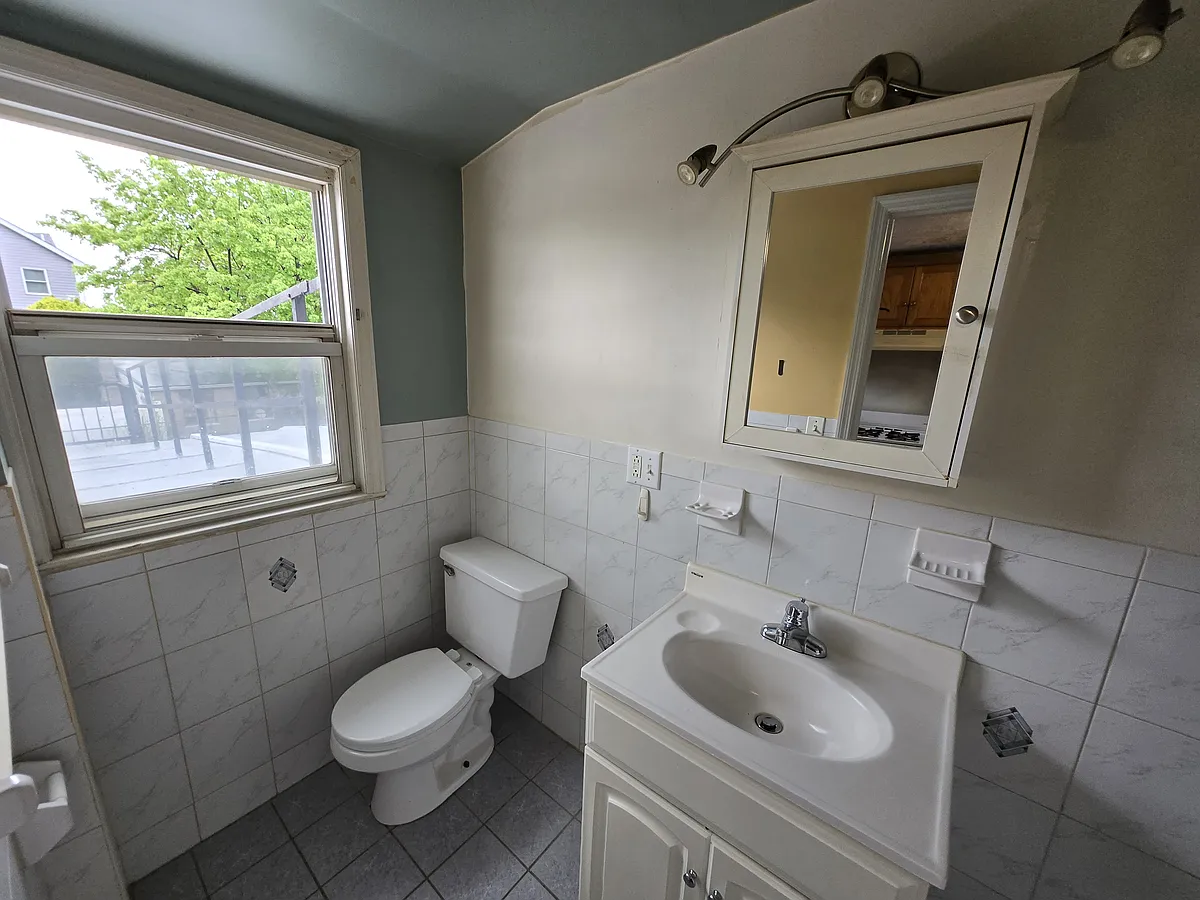 Building Photo - 171 Highland Ave #3