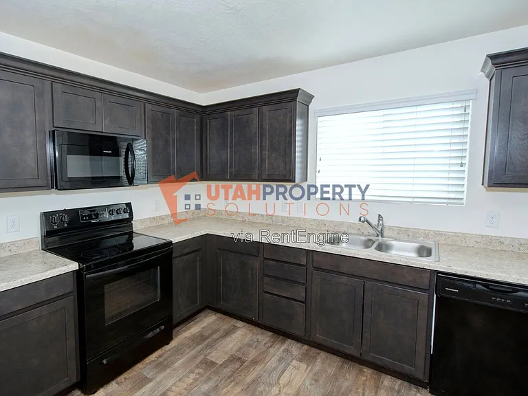 8166 N Broken Spoke Ln — Photo 7